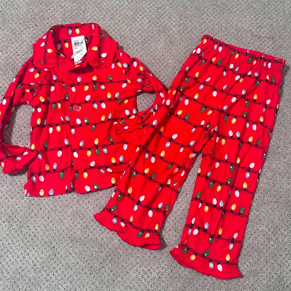 🎄 5 for $20 || festively cute Christmas / Holiday light 3T ruffle pajamas